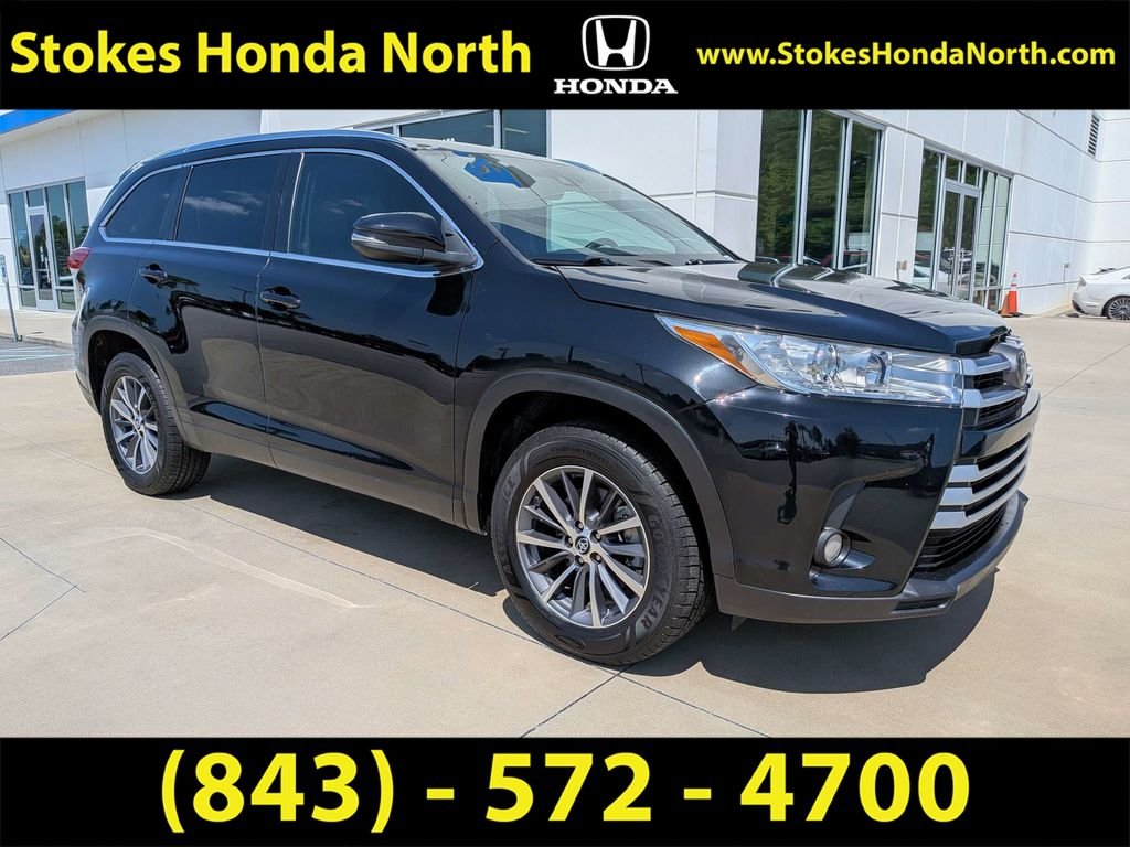 Used 2019 Black Toyota XLE image 2