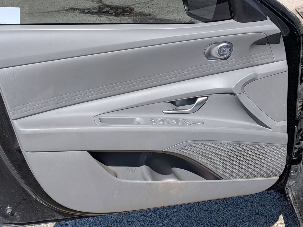 Used 2024 Black Hyundai Blue image 18