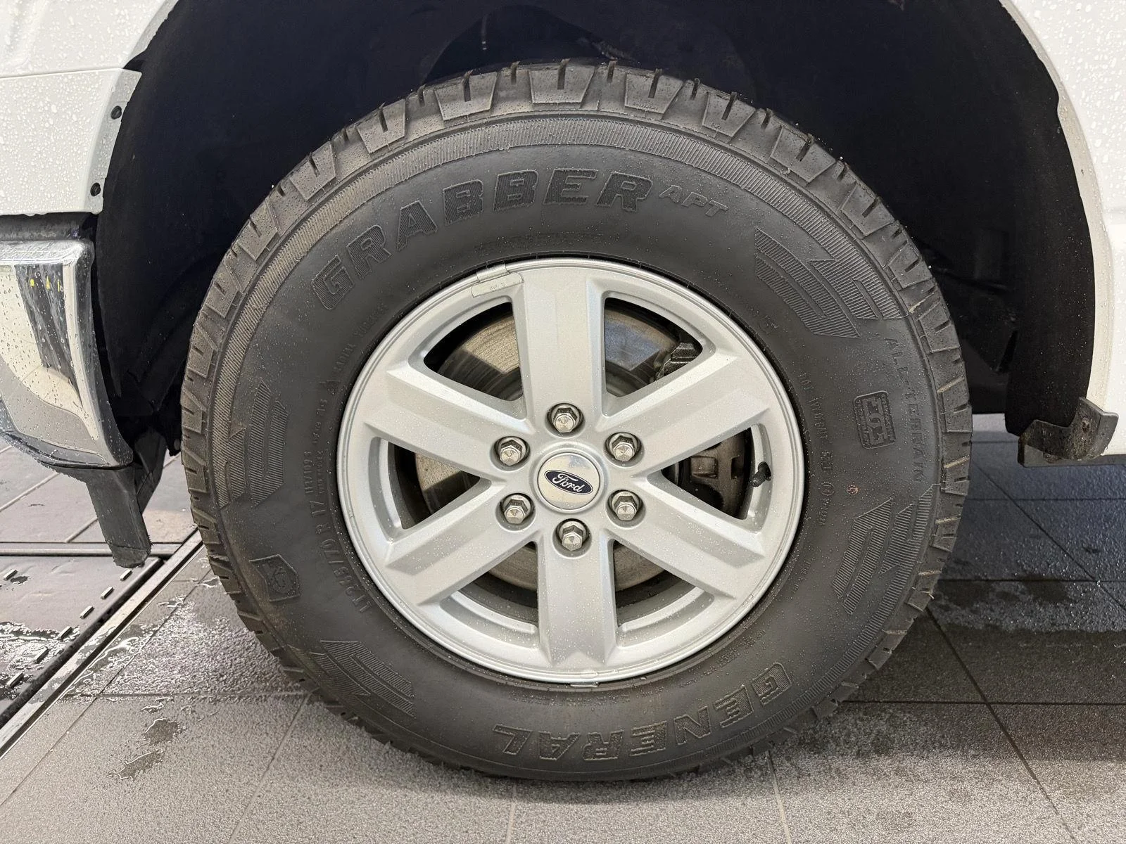 Used 2022 Oxford White Ford XLT image 24