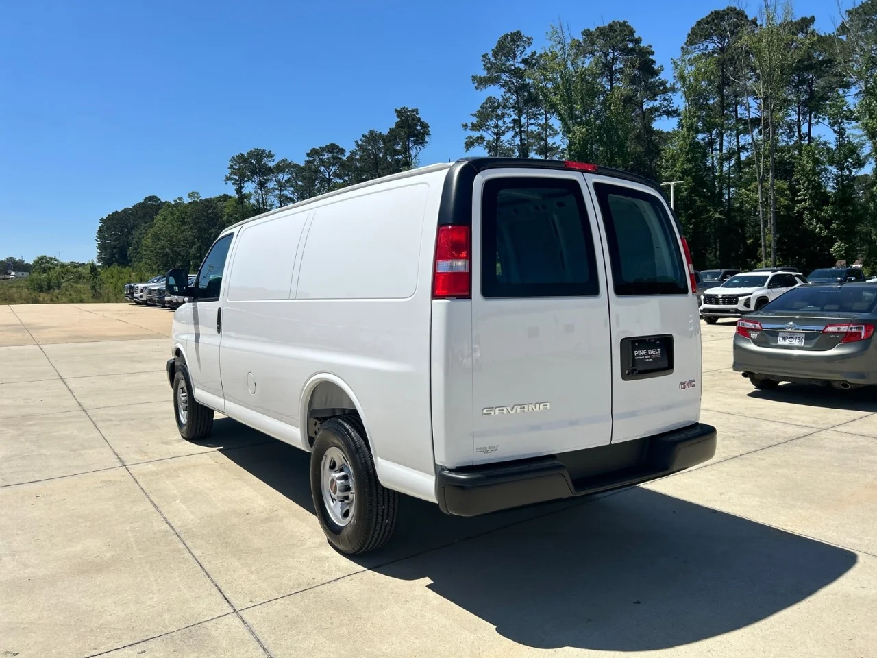 New 2026 Summit White GMC Work Van image 4