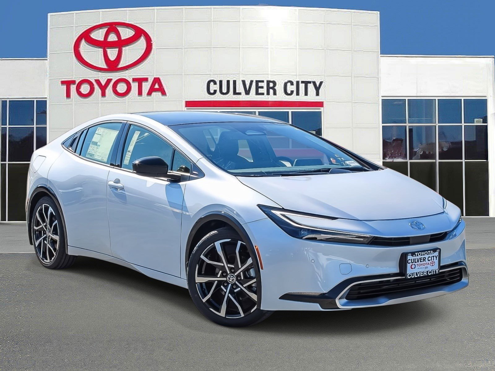2026 Toyota Prius XSE's photo
