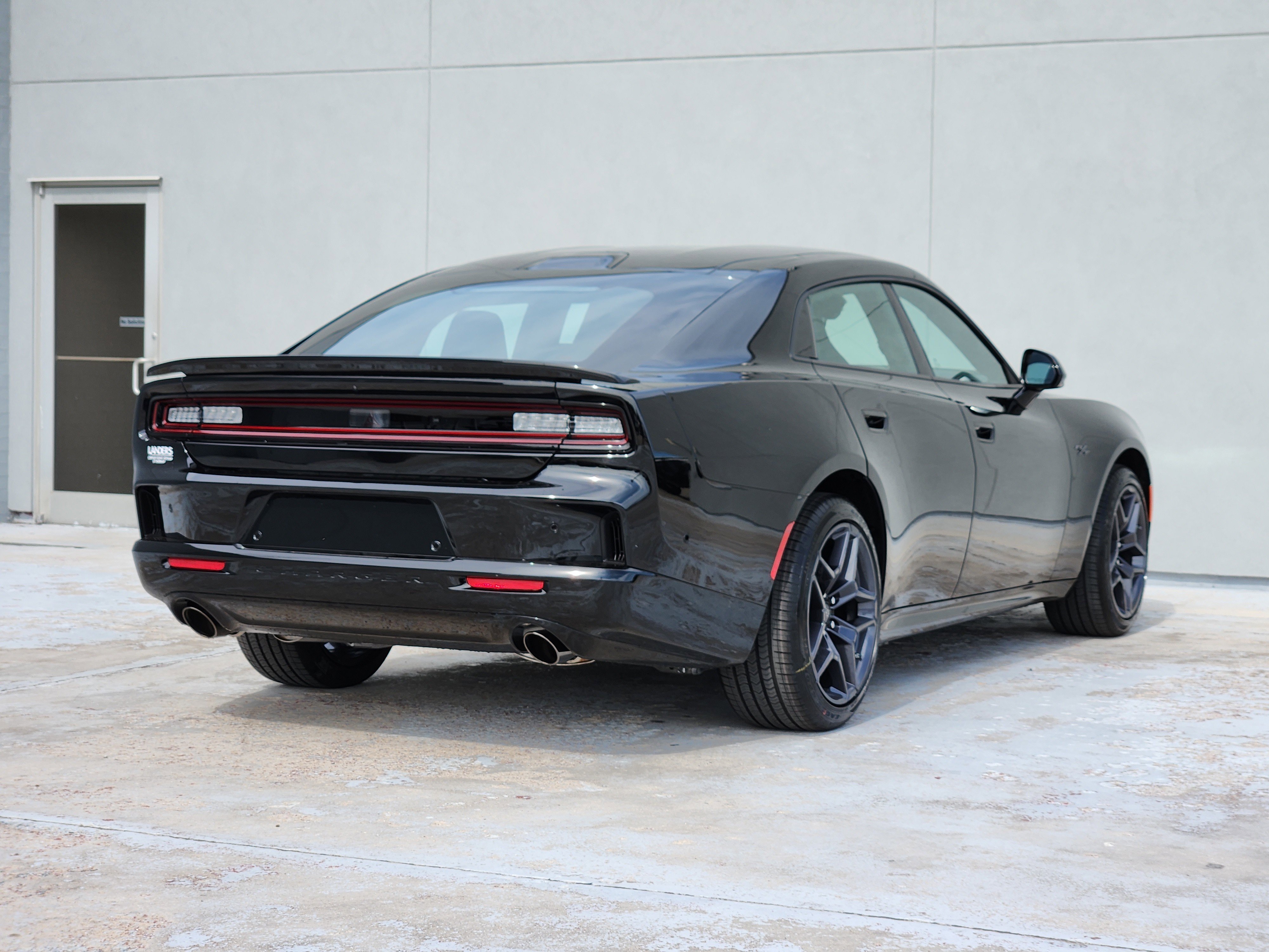 New 2026 Diamond Black Crystal Pearlcoat Dodge R/T image 4