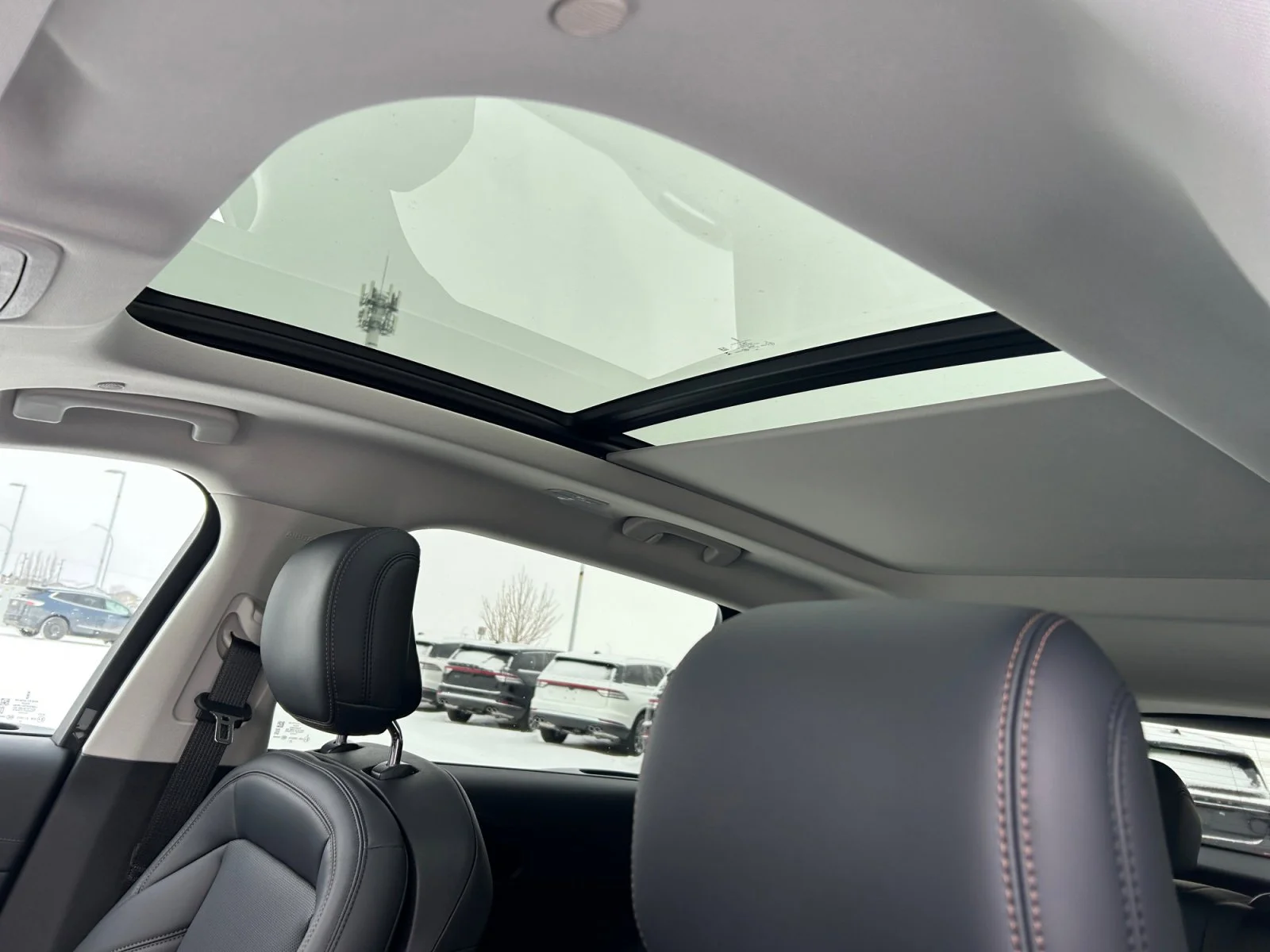 New 2026 Whisper Blue Metallic Clearcoat Lincoln Premiere image 18