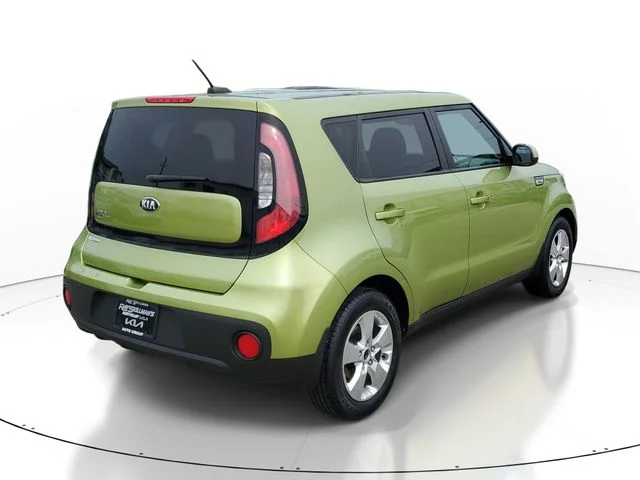 Used 2018 Green Kia Base image 6