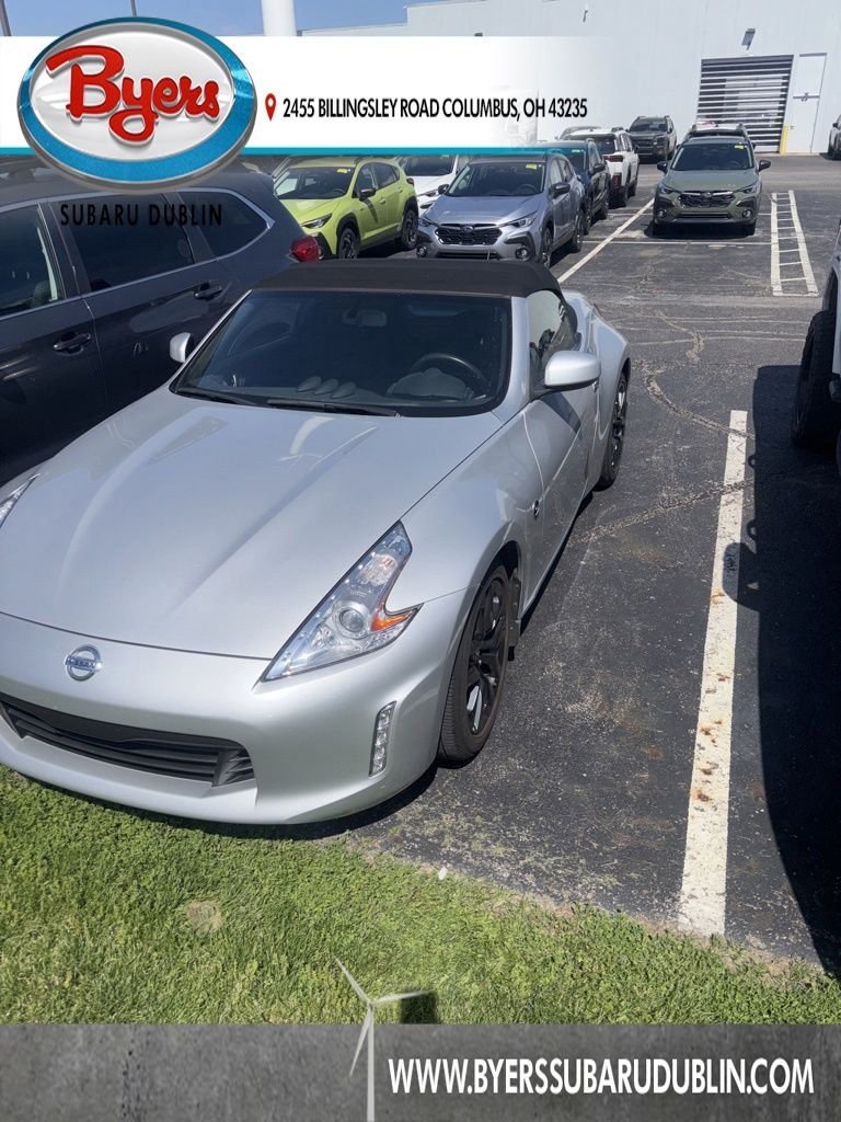 2016 Nissan 370Z Roadster's photo