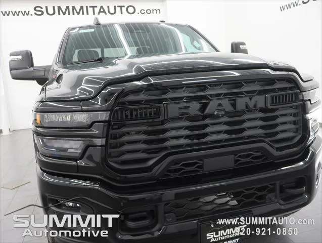 New 2026 Diamond Black Crystal Pearl-Coat Exterior Paint RAM BIG HORN image 25