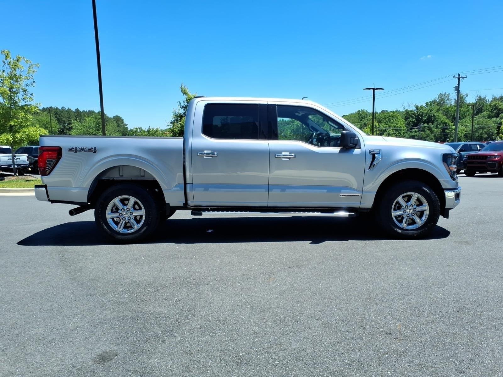 Used 2024 Iconic Silver Metallic Ford XLT image 8