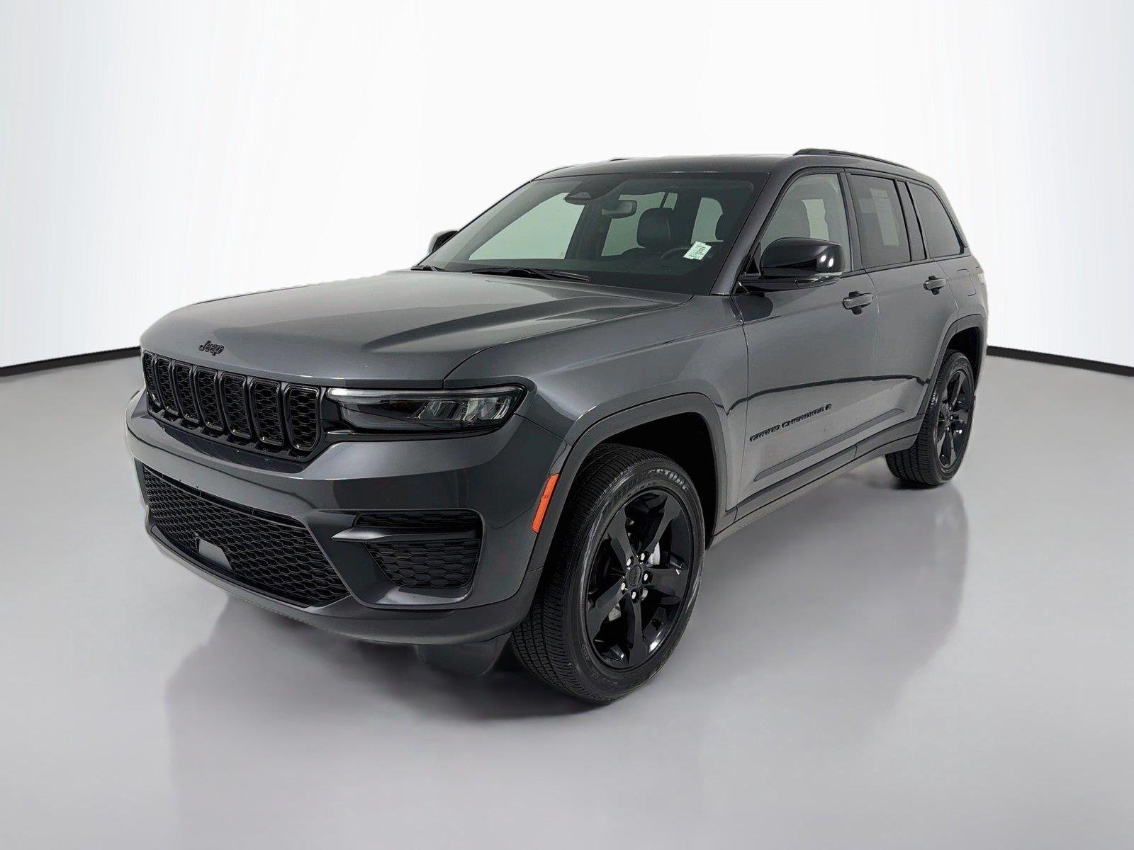 Used 2022 Baltic Gray Metallic Clearcoat Jeep Altitude image 1