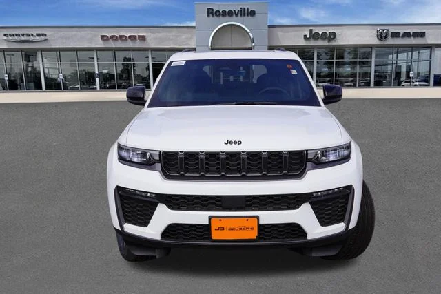 New 2026 Bright White Clear-Coat Exterior Paint Jeep Limited image 10