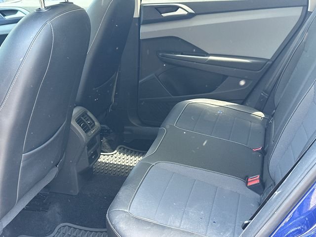 Certified Used 2022 Blue Volkswagen 1.5T SE image 16