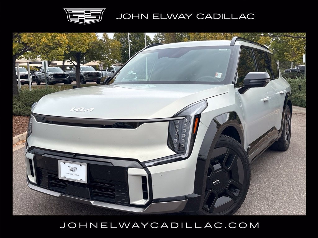 Used 2024 White Kia GT-Line image 1