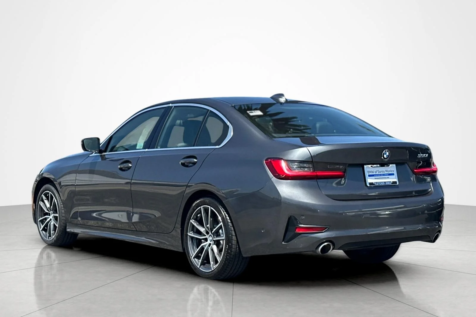 Used 2021 Mineral Gray Metallic BMW 330i image 3