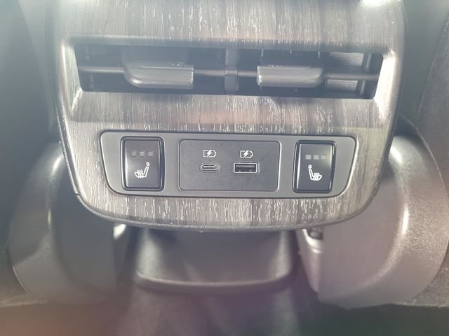 Used 2023 Black Nissan ENGAGE image 13