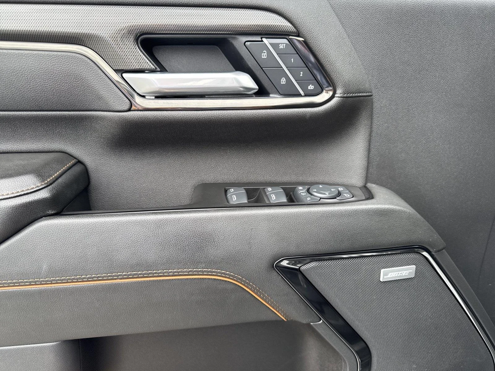 Used 2025 Sterling Metallic GMC AT4 image 17