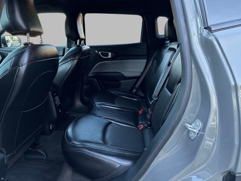 Used 2023 Gray Jeep Latitude Lux image 16