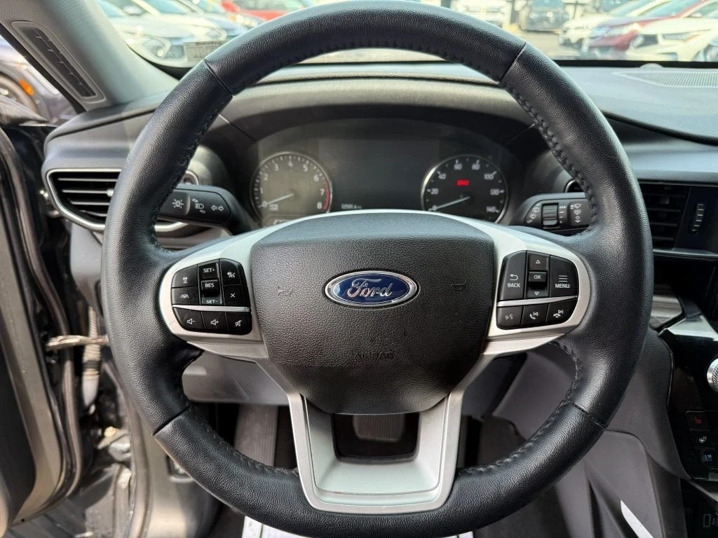 Used 2023 Stone Blue Metallic Ford Limited 4WD image 11