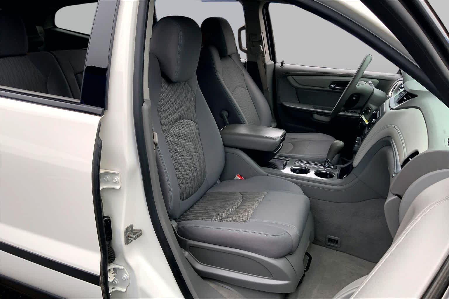 Used 2013  Chevrolet LS image 9