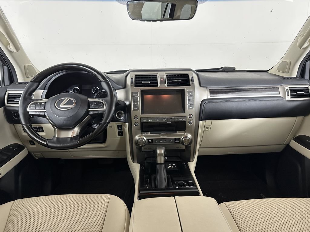 Used 2021 White Lexus 460 image 9