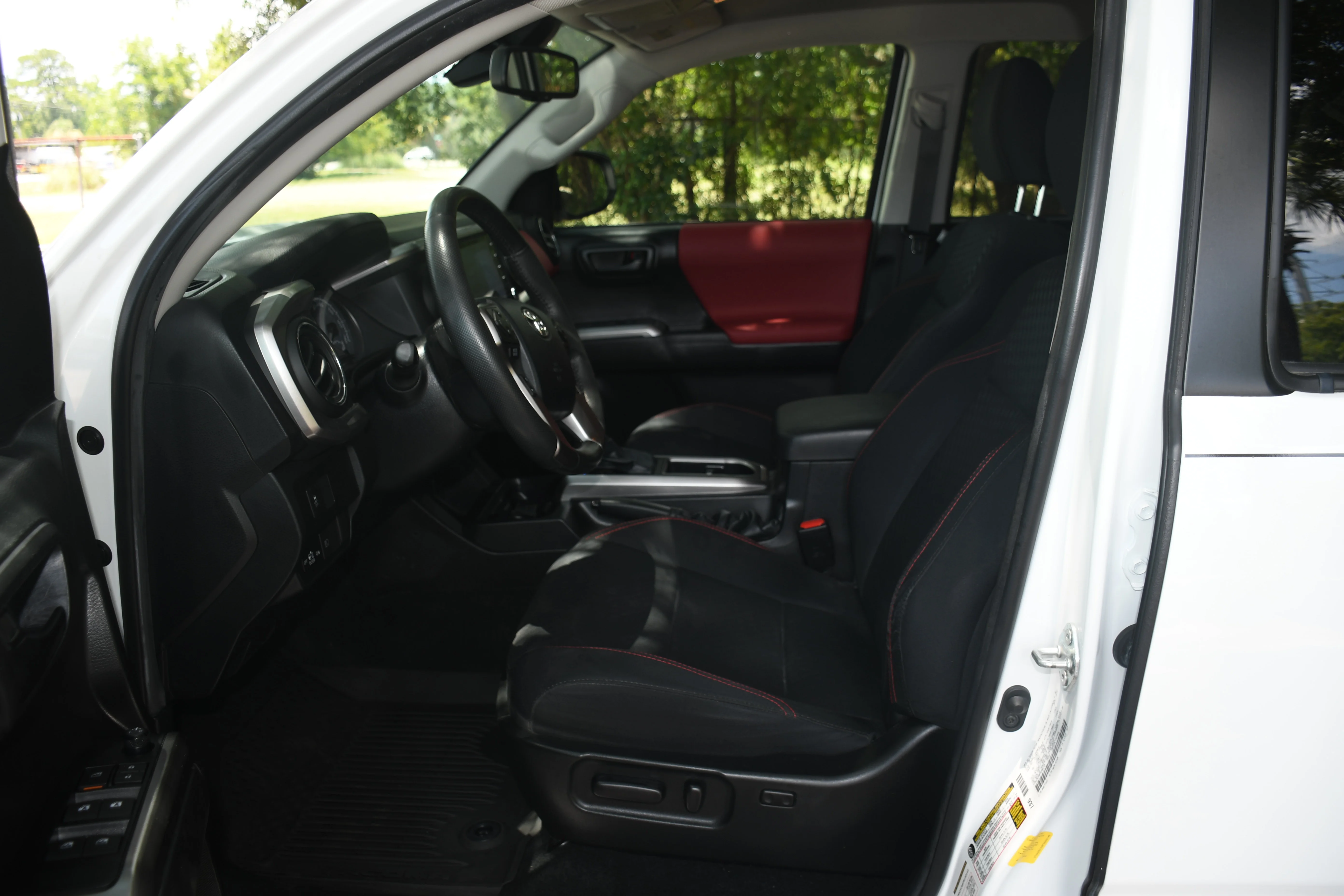 Used 2023 White Toyota SR5 image 6