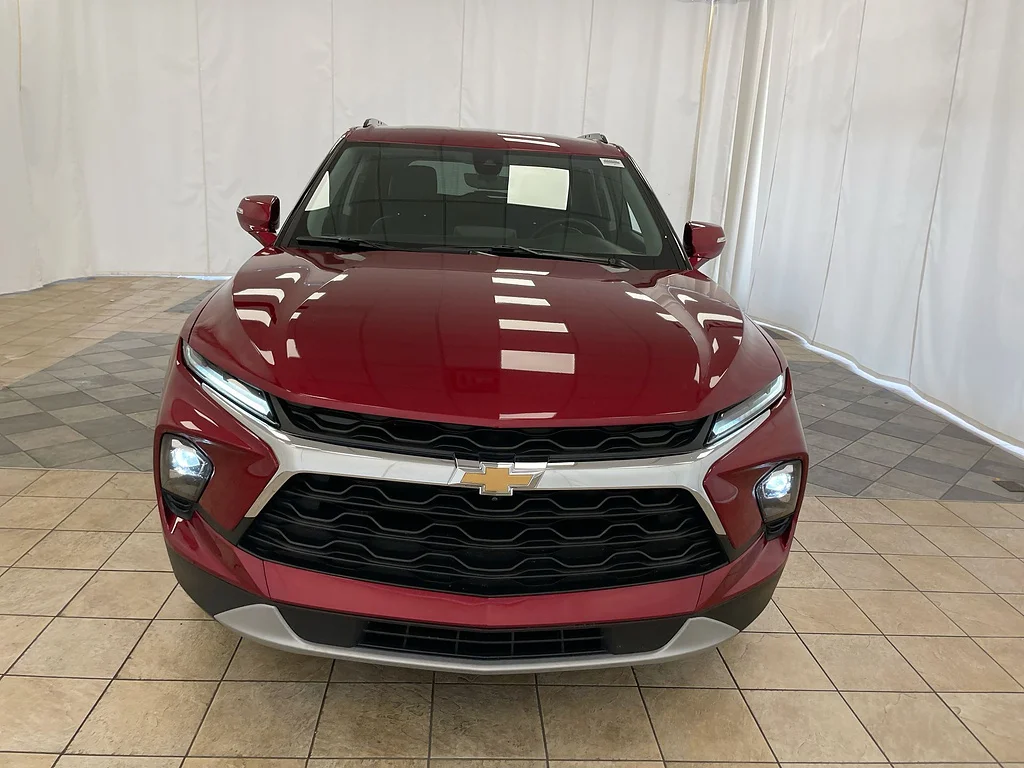 Used 2024 Radiant Red Tintcoat Chevrolet LT image 31