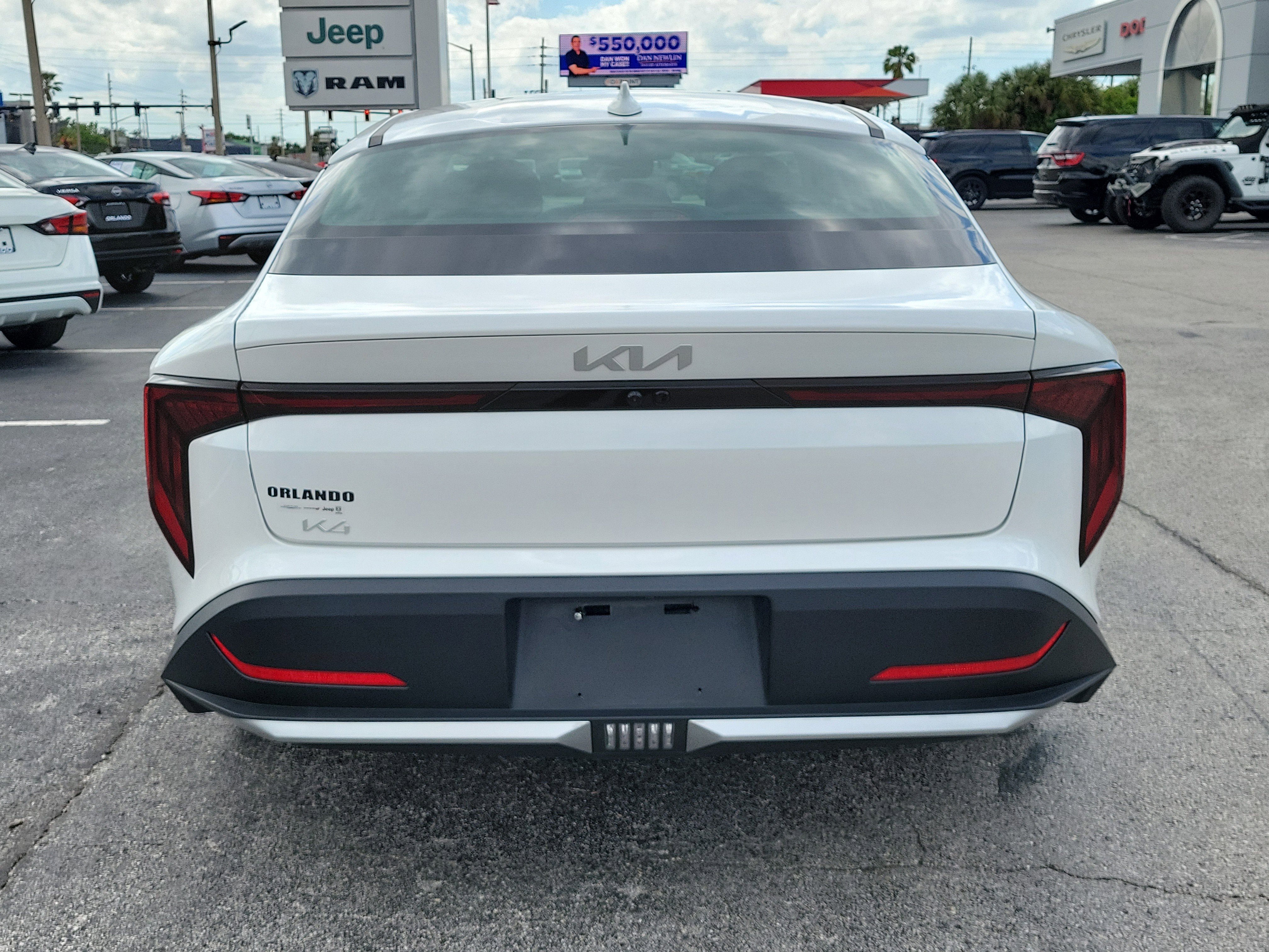 Used 2025 Snow White Pearl Kia LXS image 5