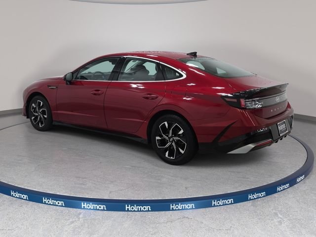 Used 2024 Red Hyundai SEL image 8