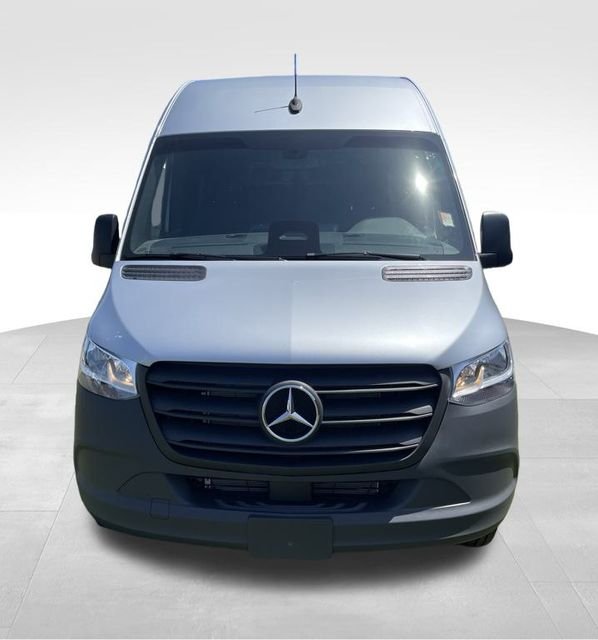 New 2025  Mercedes-Benz Cargo 170 WB image 3