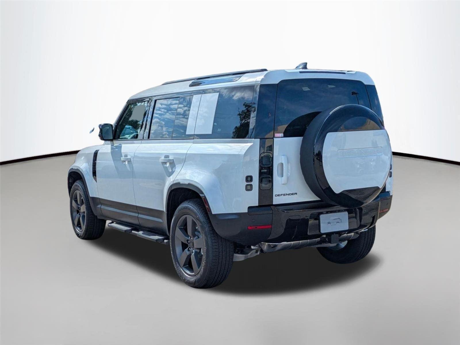 New 2026 Fuji White Land Rover S image 7