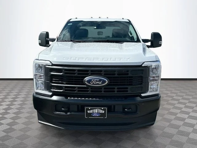 New 2026 Oxford White Ford XL image 2