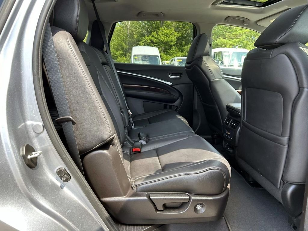 Used 2018 Silver Acura 3.5L image 17