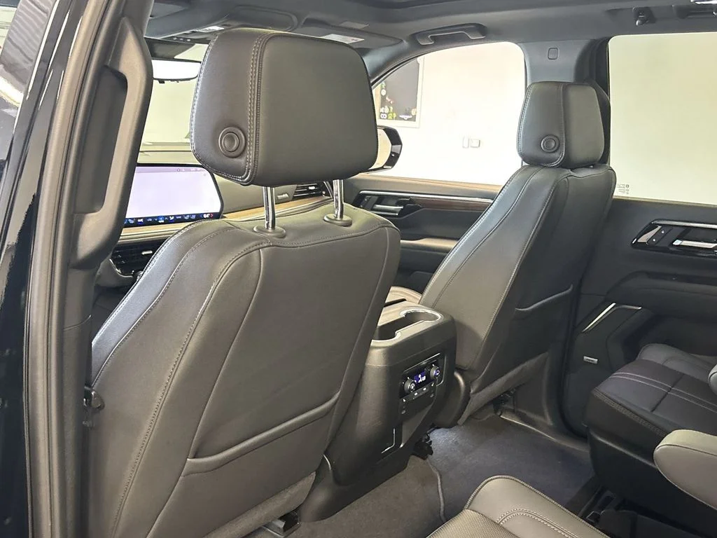 Used 2025 Black Chevrolet High Country image 28