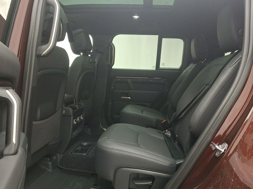 New 2026 Sedona Red Land Rover S image 6