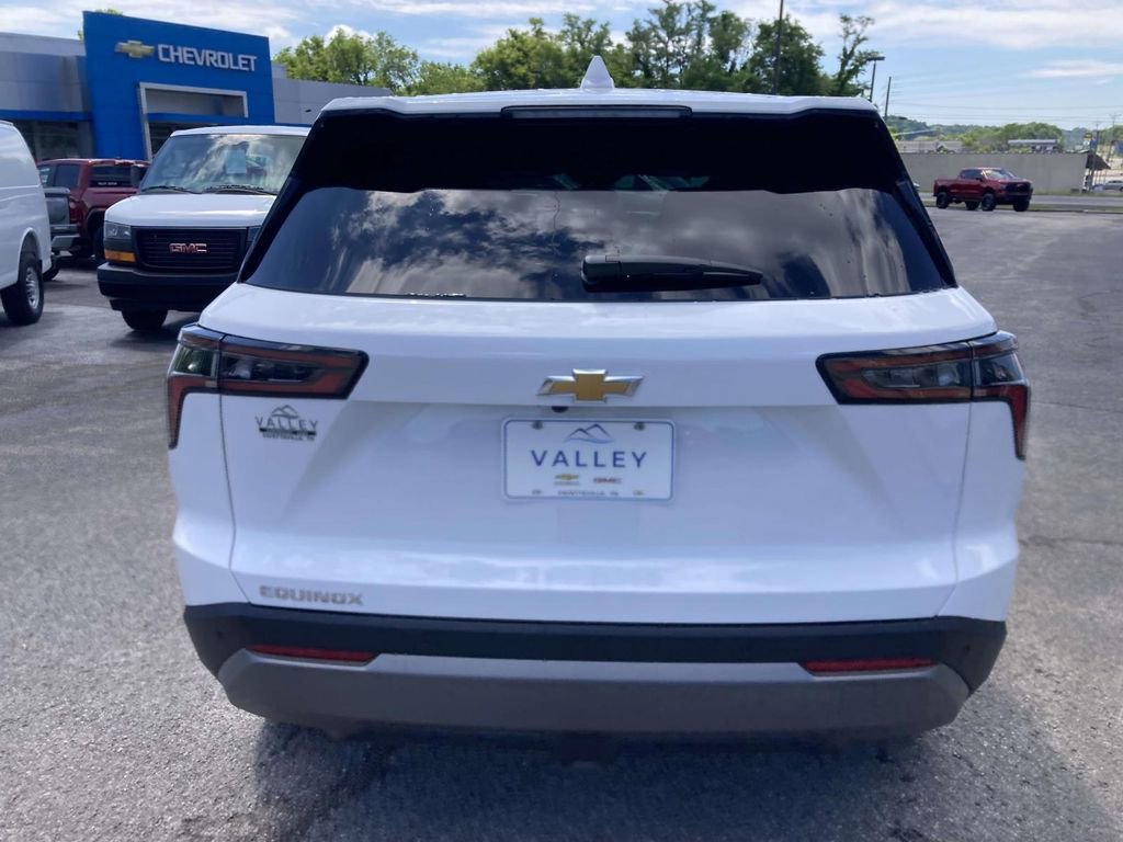 New 2026 Summit White Chevrolet LT image 5