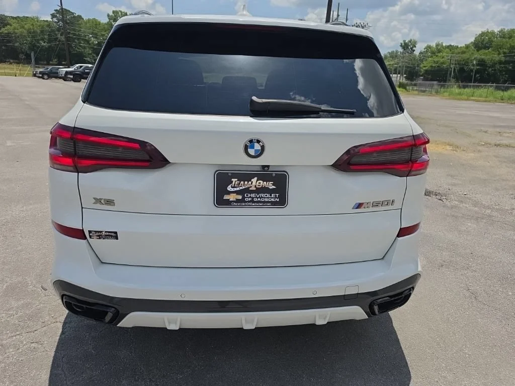 Used 2022 White BMW M50i image 6