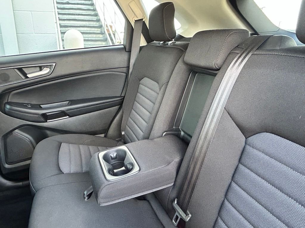 Used 2022 Silver Ford SE image 24