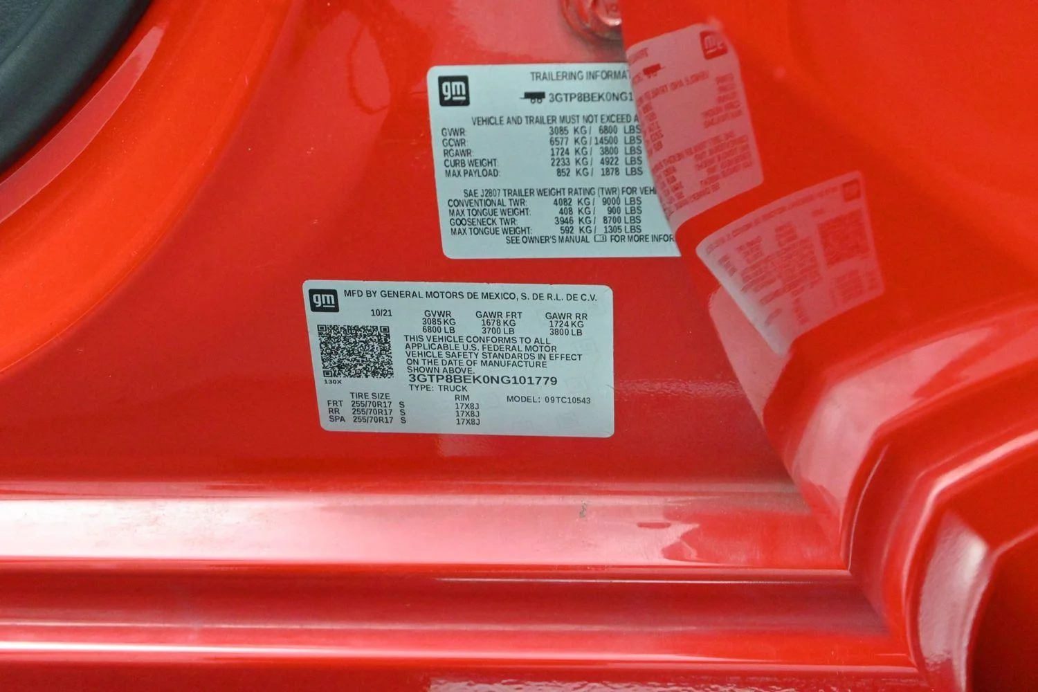 Used 2022 Cardinal Red GMC SLE image 36