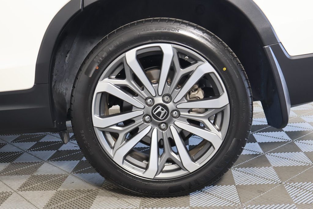 Certified Used 2019 White Diamond Pearl Honda Touring image 16