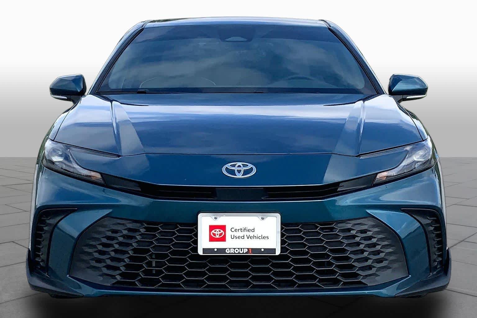 Used 2025 Ocean Gem Toyota SE image 4