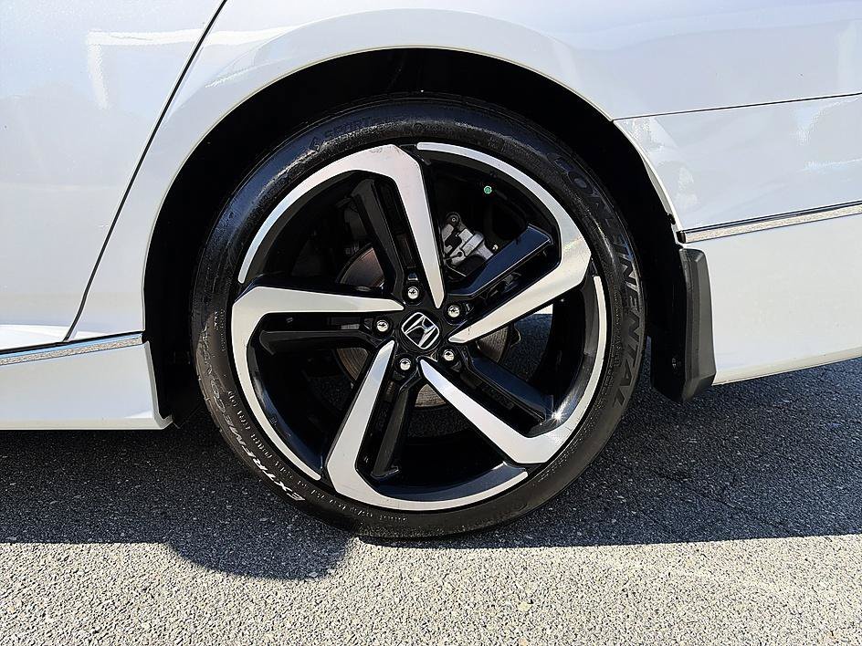Used 2021 Platinum White Pearl Honda EX image 14