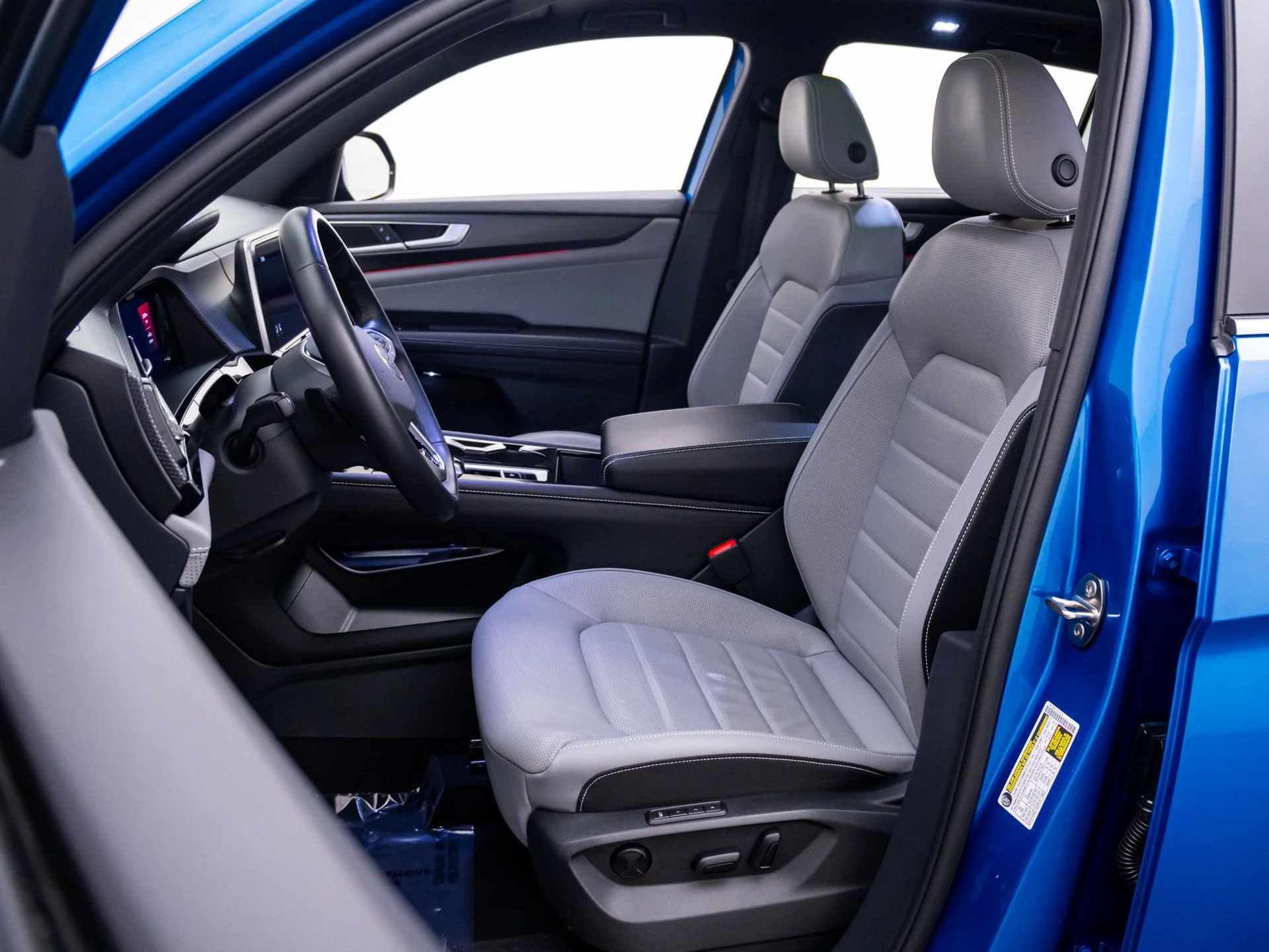 Used 2024 Blue Volkswagen 2.0T SEL R-Line image 15
