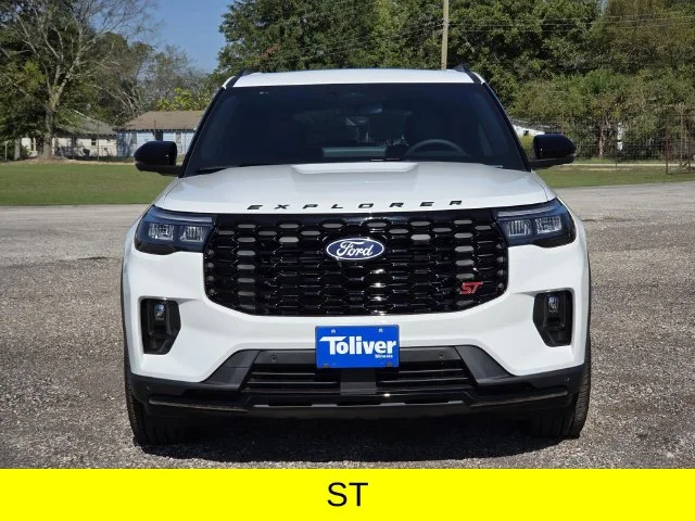 New 2027 Star White Metallic Tri-Coat Ford ST image 3