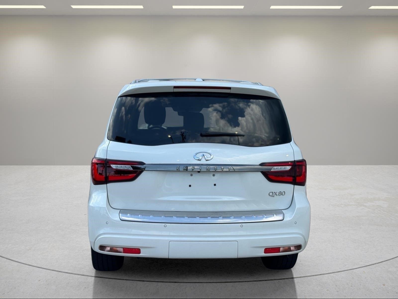 Used 2023 Moonstone White INFINITI PREMIUM SELECT image 4