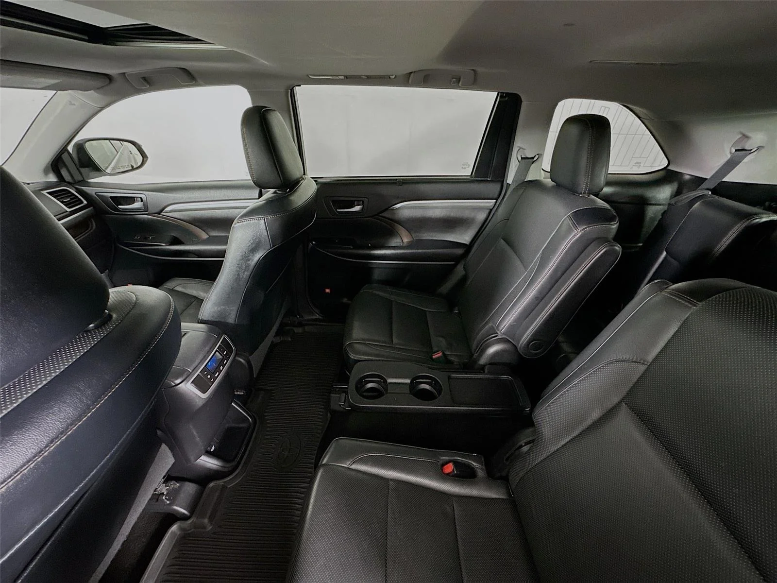 Used 2017 Predawn Gray Mica Toyota Limited image 11