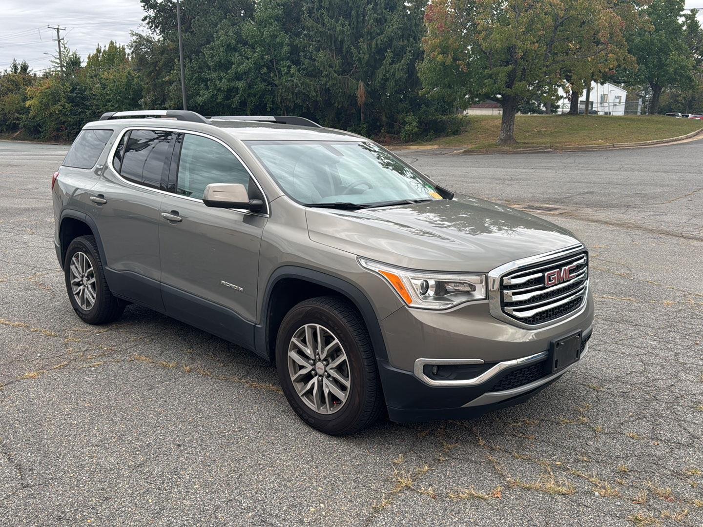 Used 2019 Pepperdust Metallic GMC SLE image 7