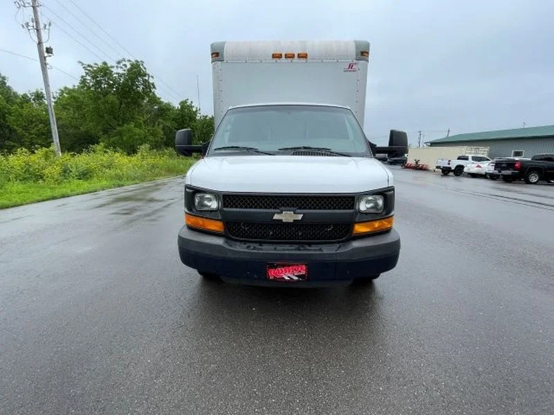 Used 2012 Summit White Chevrolet 2WT image 8