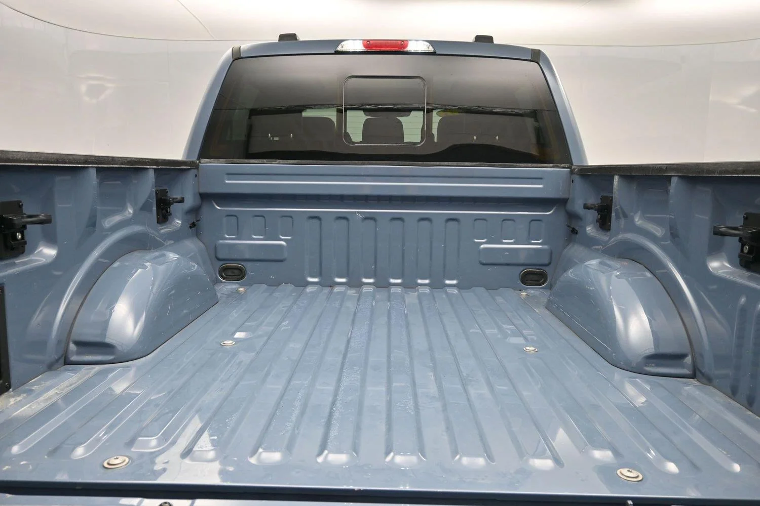 Used 2023 Azure Gray Metallic Tri-Coat Ford LARIAT image 18
