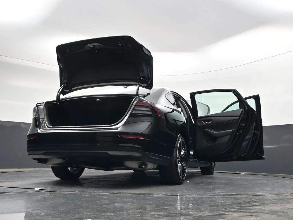 Used 2026 Crystal Black Pearl Honda SE image 40