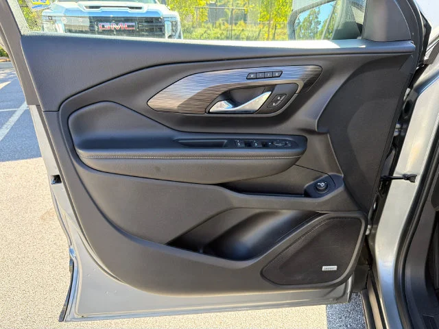 Used 2023 Sterling Metallic GMC SLT image 10