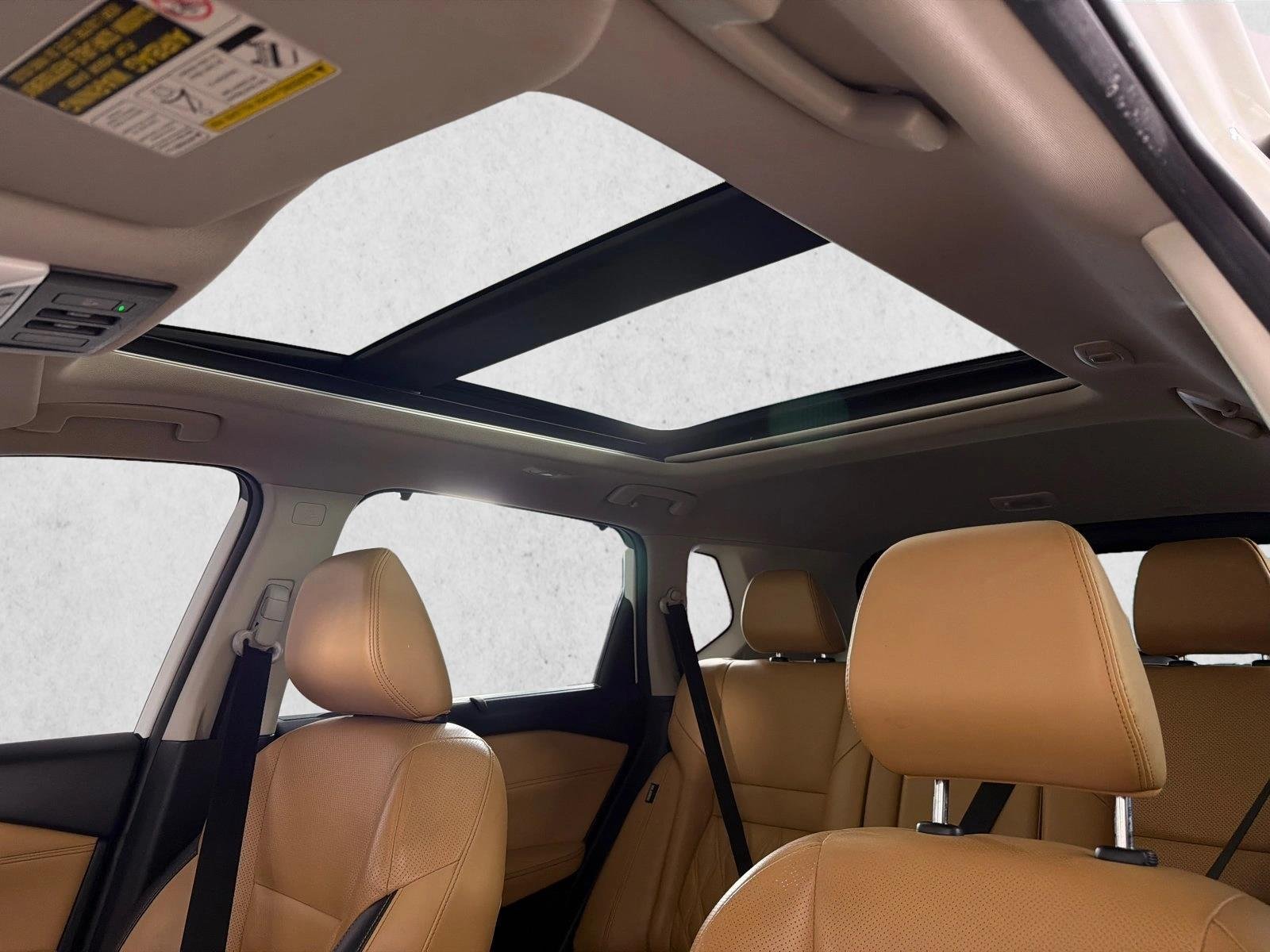 Used 2021 Pearl White Tricoat Nissan Platinum image 3