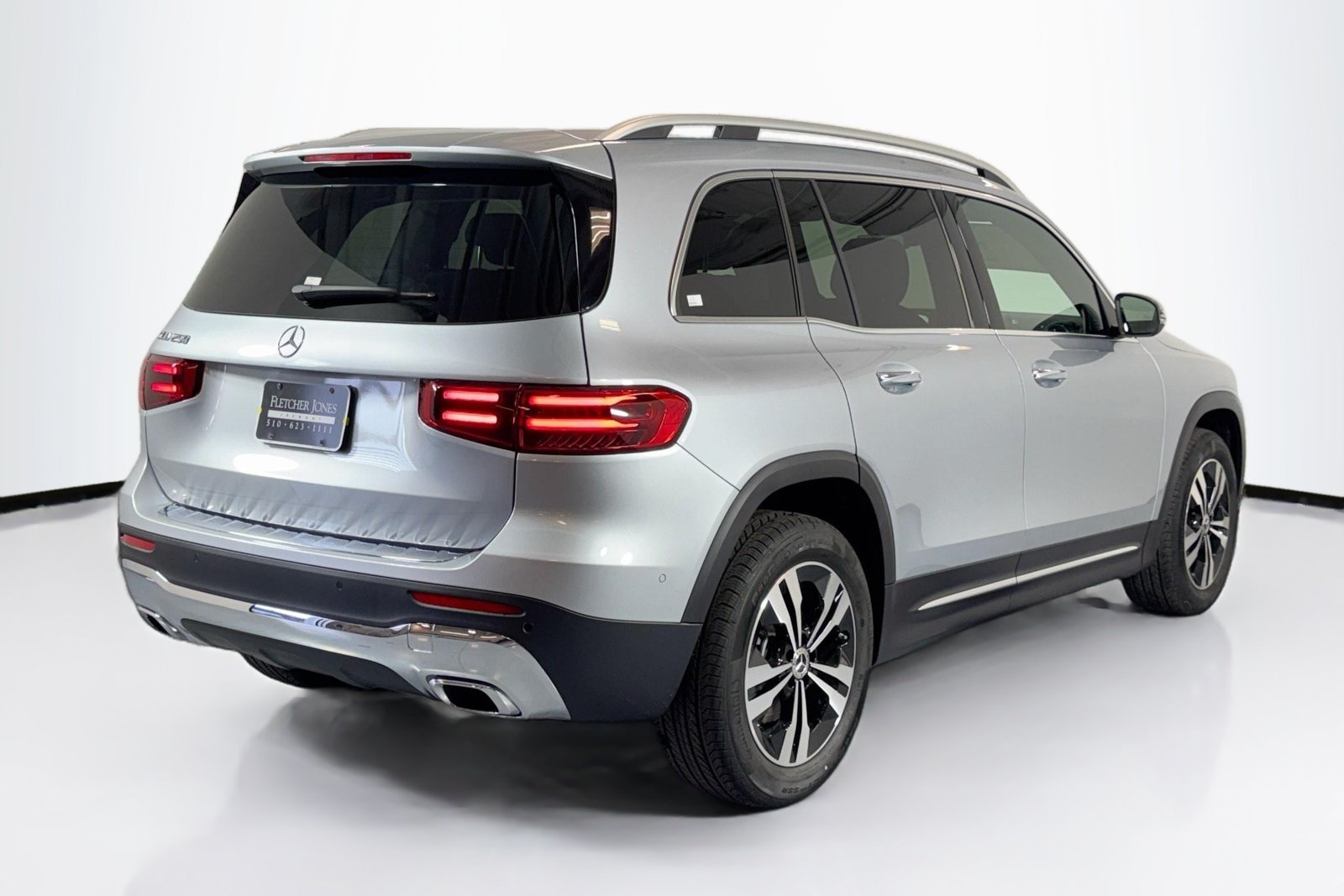 New 2026 Cirrus Silver Metallic Mercedes-Benz GLB 250 image 5
